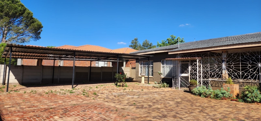 4 Bedroom Property for Sale in Elandia North West